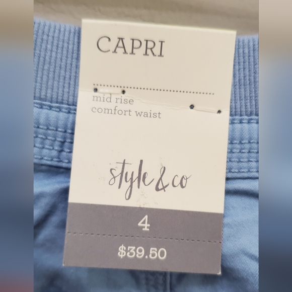 STYLE & CO LIGHT BLUE MID RISE CARGO CAPRIS WITH HEARTS.. - Picture 8 of 13